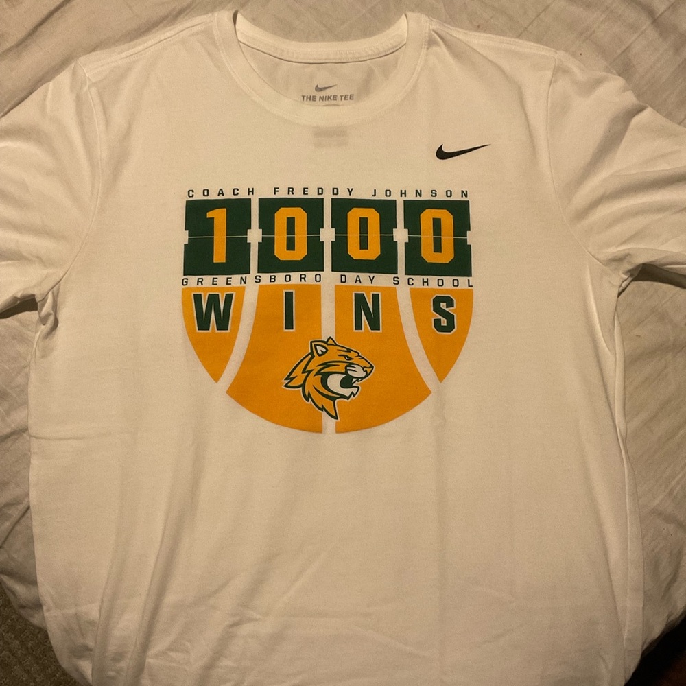 Nike Tee Size Medium